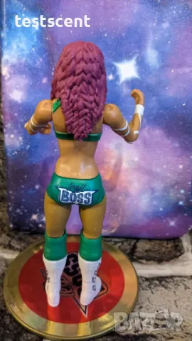 Екшън фигура WWE Sasha Banks Саша Банкс играчка Mattel figure with Display Stand Mercedes Mone, снимка 3 - Колекции - 48747456