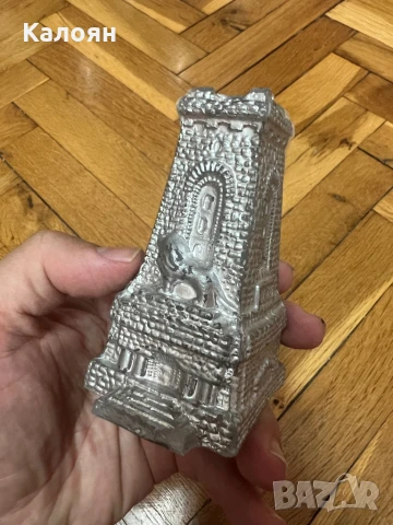 Сувенир паметника на Шипка пластмасов соц