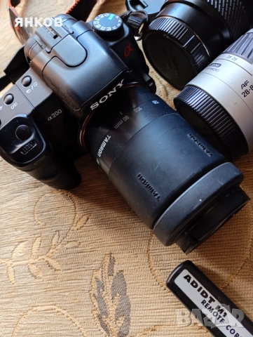 Предлагам фото камера Soni A200, снимка 3 - Фотоапарати - 53534709