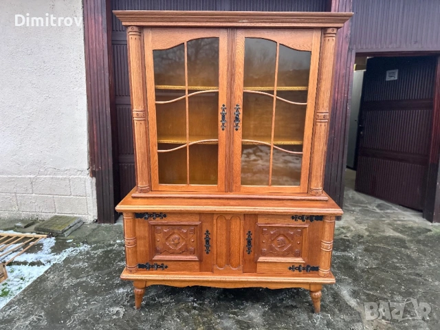 Класическа витрина с шкаф, снимка 2 - Секции и витрини - 53958996