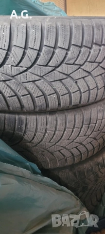 Продавам  запазени зимни гуми р16 205 на 55 Toyo 150лв 