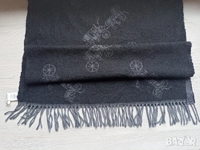 Дамски шал Coach, снимка 2 - Шалове - 53431981