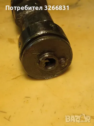 ВАЗ Лада Нива разпределителен вал от СССР , снимка 2 - Части - 50298910