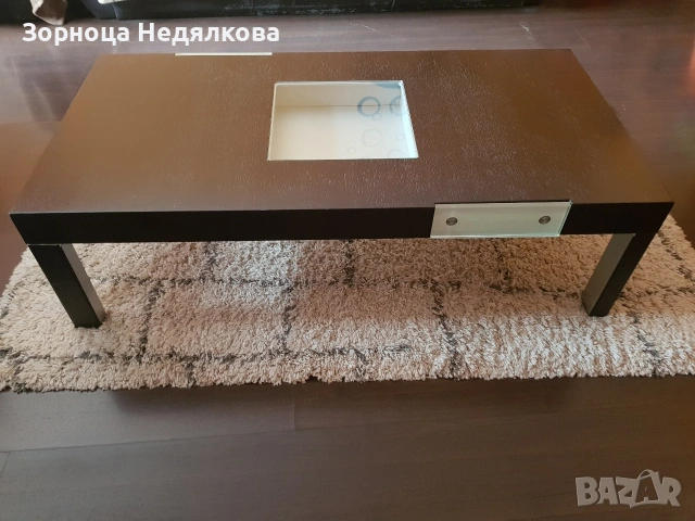 Ниска холна маса с две чекмеджета 