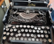 Антикварна пишеща машина Erika, снимка 1