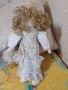 Стара порцеланова кукла с дълга руса коса, с флорална рокля декорирана с бяла дантела, 40 см висока, снимка 4