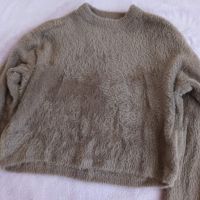 Изключително мек пуловер Bershka, М размер, Спиди, снимка 1 - Блузи с дълъг ръкав и пуловери - 45528074