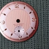 Рядък винтидж швейцарски циферблат за ръчен часовник, снимка 1 - Антикварни и старинни предмети - 45674269