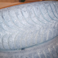 Продавам 4 бр зимни гуми hankok(БЕЗ ДЖАНТИТЕ).Лично предаване.195/65/15., снимка 6 - Гуми и джанти - 44986592