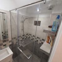Стъклен параван за баня , снимка 2 - Душ кабини и вани - 45237267