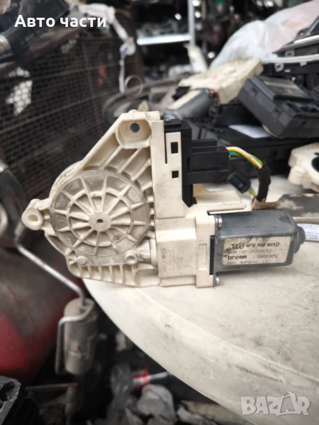 Предно ляво моторче стъклоповдигач Audi A6 3.0 TDI 225 конски сили 4F0959801D, снимка 1
