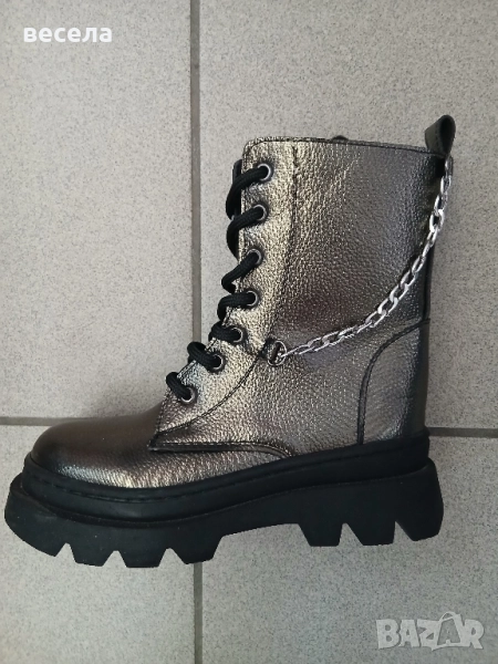 детски ботуши с връзки и цип,подходящи за висок свод , снимка 1