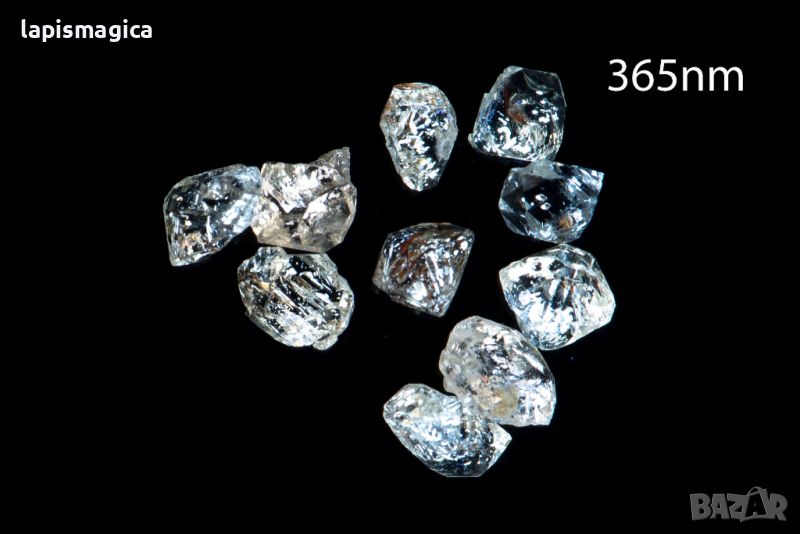 10 броя Петролен кварц кристал 7.8ct флуоресцентен #13, снимка 1