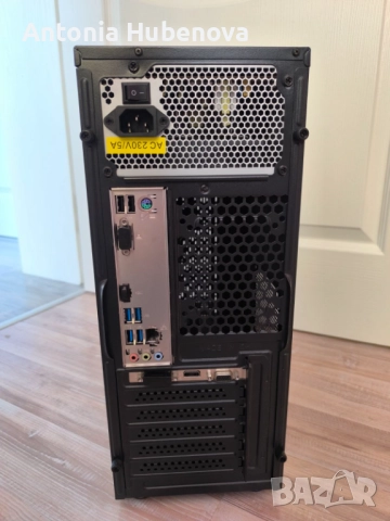 Компютърен сет с монитор, камера и светеща клавиатура, снимка 4 - Работни компютри - 52381706