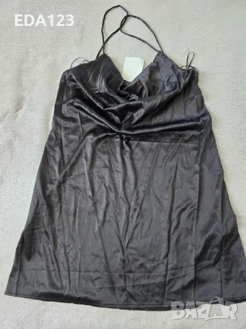 Pull&Bear рокля с етикет 