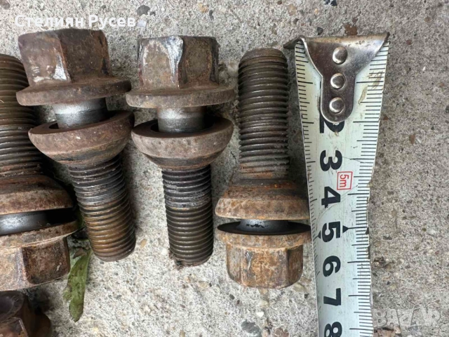 1007 20 бр болтове демонтирани от VW Sharan 2.8i 204кс VR6 2002г -24 лв 20бр / 35mm дължина на резба