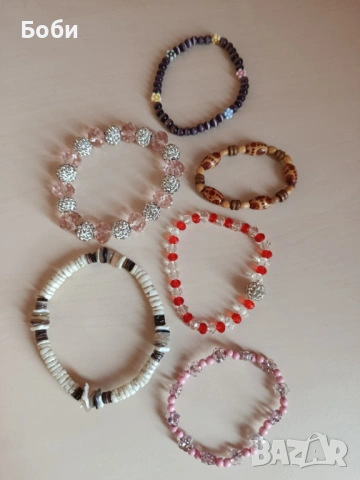 Дамски гривни 
