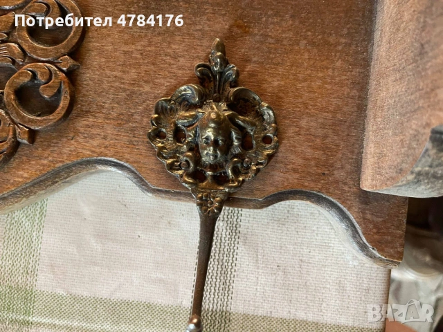 продавам старинна стенна закачалка с рафт масивен дъб , снимка 5 - Антикварни и старинни предмети - 54210564