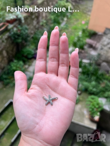 Висулка за гривна сребриста морска звезда с блестящи камъчета ❤️