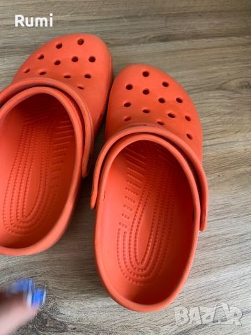 Оригинални оранжеви чехли Crocs ! 33-34 н, снимка 3 - Детски сандали и чехли - 46231013