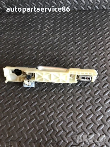 Външна дръжка на предната дясна врата сребриста за KIA Opirus 3.5 (2006), снимка 2 - Части - 53273997