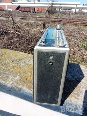 Ретро радио Universum, снимка 6 - Радиокасетофони, транзистори - 53746756