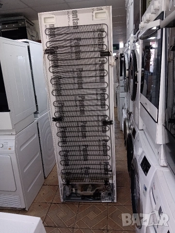 Комбиниран хладилник с фризер Сименс Siemens с две години гаранция!, снимка 9 - Хладилници - 53652487