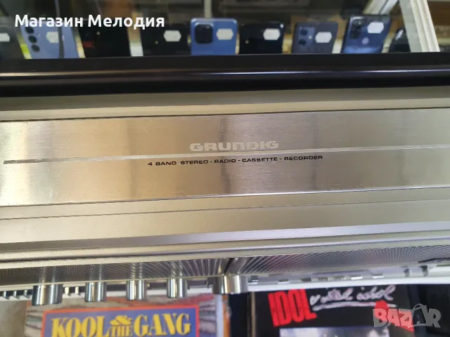 Радио Grundig RR 3000 В отлично състояние. Всичко му работи с изключение на касетата., снимка 5 - Радиокасетофони, транзистори - 49345109