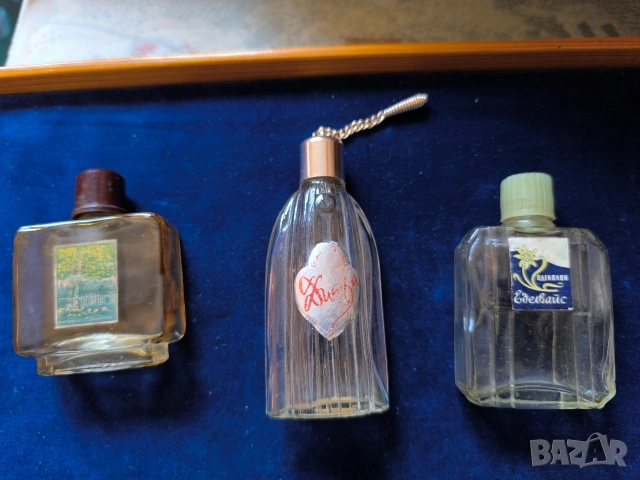 3 старинни антикварни шишета одеколон от соца