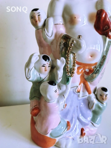 Прекрасна Порцеланова Статуетка Смеещ Се Буда Със Децата, снимка 3 - Статуетки - 53668872