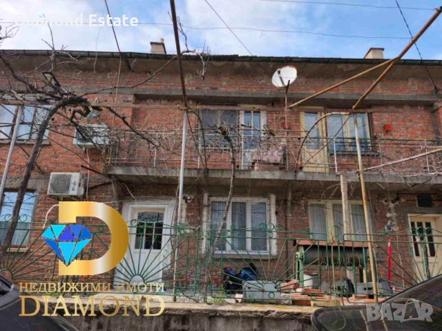 Къща с два гаража в град Гълъбово, снимка 3 - Къщи - 54135189