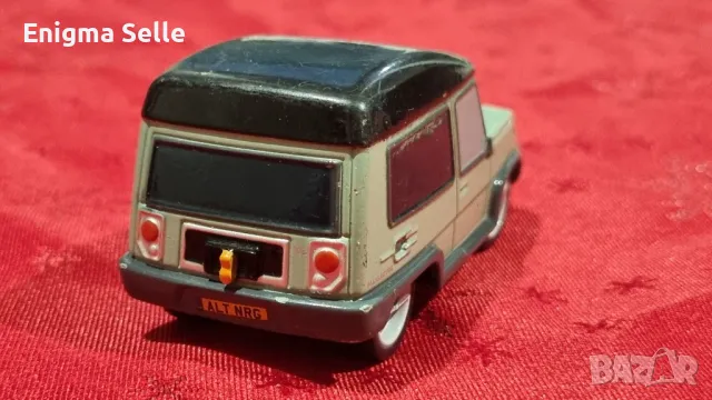 Метална колекционерска кола Disney Store CARS 2 MILES AXLEROD 1:43, снимка 5 - Колекции - 50010536