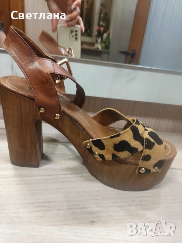 Bata сандали на висок дебел ток и платформа в предната част 