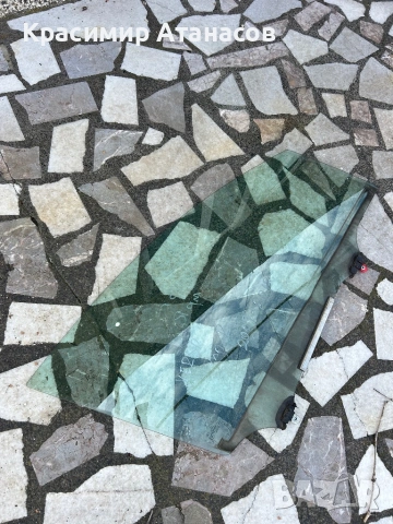 Странично стъкло предно дясно за Тойота версо. 2009-2018г