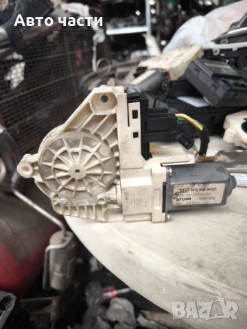 Предно ляво моторче стъклоповдигач Audi A6 3.0 TDI 225 конски сили 4F0959801D