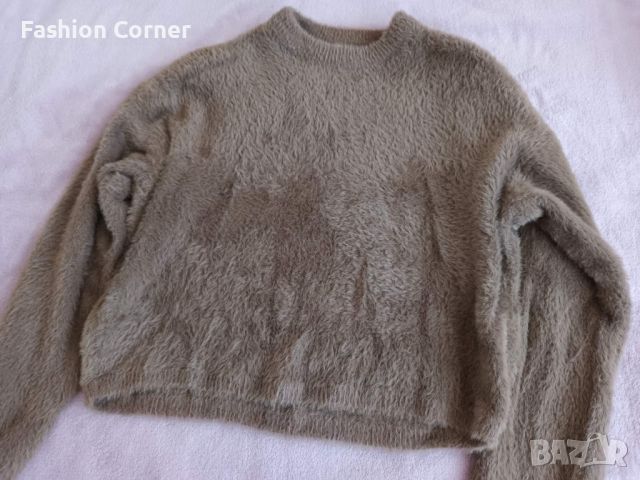 Изключително мек пуловер Bershka, М размер, Спиди, снимка 1 - Блузи с дълъг ръкав и пуловери - 45528074
