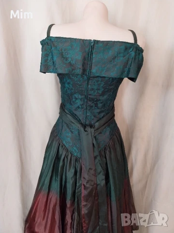 STEPPIN' OUT Paris M Официална рокля в маслено зелена в преливащи цветове , снимка 6 - Рокли - 50856905