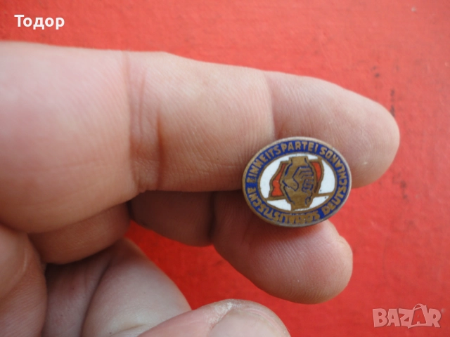 Старинна значка знак на винт бронз емайл 1, снимка 3 - Колекции - 52670669