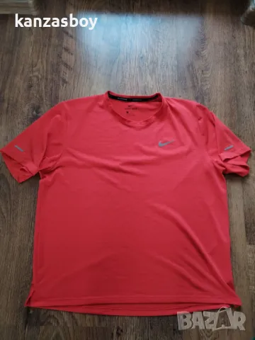 nike dri fit - страхотна дамска тениска L, снимка 5 - Тениски - 49497032