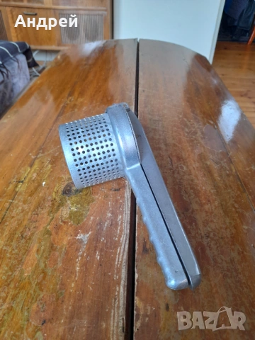 Стара алуминиева преса за картофи