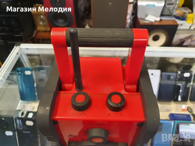 Строително радио Hilti 365328  В перфектно техническо и много добро визуално състояние., снимка 4 - Радиокасетофони, транзистори - 49100896