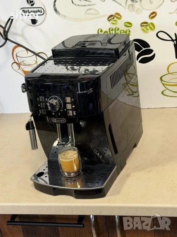 Кафемашина кафе автомат delonghi magnifica S с гаранция, снимка 3 - Кафемашини - 54131612