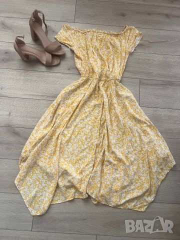 Жълта асиметрична рокля