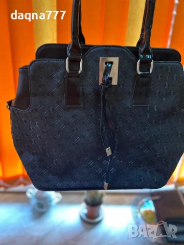 Дамска чанта, снимка 10 - Чанти - 54215873