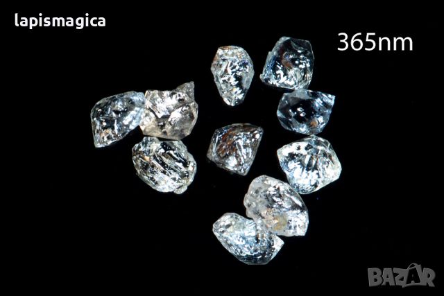 10 броя Петролен кварц кристал 7.8ct флуоресцентен #13, снимка 1 - Други ценни предмети - 46563852