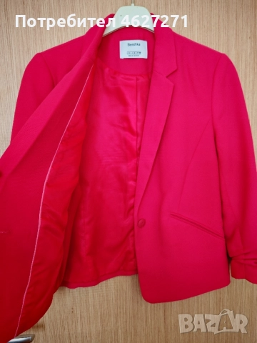 Дамско сако Bershka , снимка 2 - Сака - 52117038