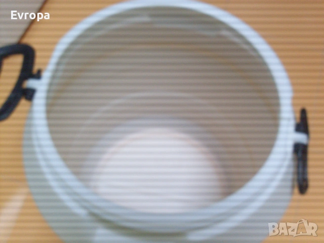 Пластмасов бидон за хранителни продукти- 60л., снимка 4 - Бидони, бурета и бъчви - 49778706