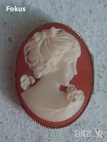 Маркова камея Avon