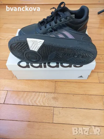 Дамски кожени кецове Adidas , снимка 4 - Кецове - 48090768