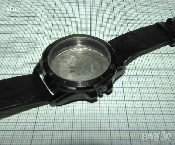 Каса със стъкло и каишка за мъжки часовник , снимка 2 - Антикварни и старинни предмети - 54235502